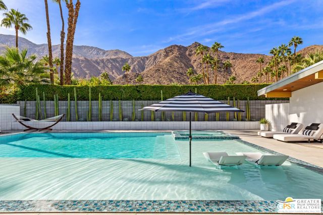 1189 N Rose Avenue, Palm Springs CA: https://media.crmls.org/mediaz/b95c623e-41fb-4f8a-b7ea-982d99db5bcf.jpg