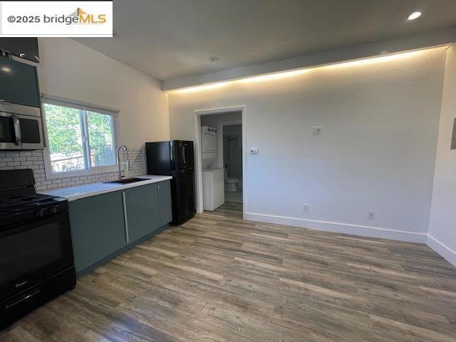 2304 E 22nd ST, Oakland CA: https://media.crmls.org/mediaz/b95c7f64-95a7-478f-976b-71cc0f1ef995.jpg