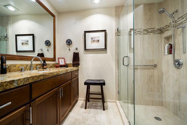 15 Duke Drive, Rancho Mirage CA: https://media.crmls.org/mediaz/b95c88bd-3135-4576-b302-b787c254b54f.jpg