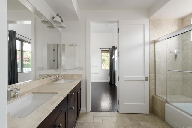 Detail Gallery Image 17 of 36 For 611 Stratford Ct, Del Mar,  CA 92014 - 2 Beds | 3/1 Baths