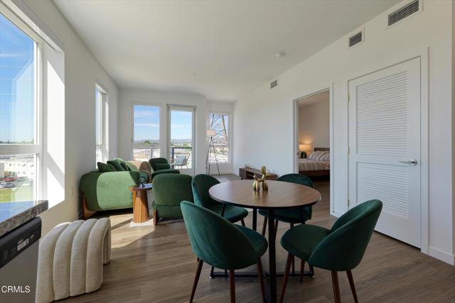 Detail Gallery Image 12 of 39 For 18900 Parthenia St #402,  Northridge,  CA 91324 - 1 Beds | 1 Baths