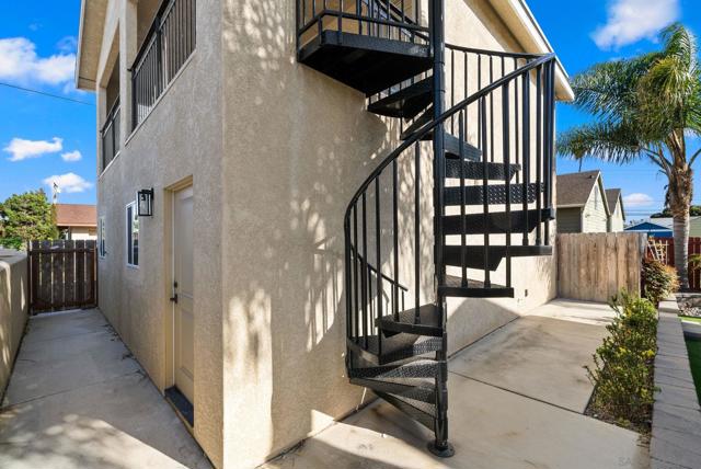 523 9th St, Imperial Beach CA: https://media.crmls.org/mediaz/b95e1de3-aa5c-4c1a-bf4c-ad68edd698ab.jpg