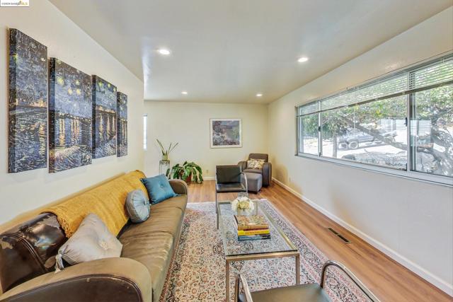 Image 4 of 54 For 1801 Macarthur Blvd