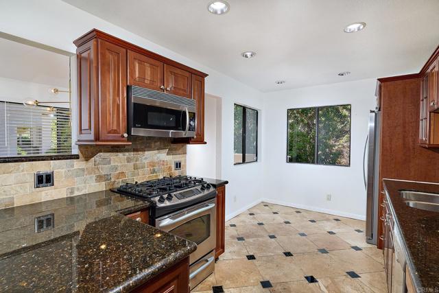 Detail Gallery Image 11 of 28 For 4324 Caminito Pintoresco, San Diego,  CA 92108 - 3 Beds | 2 Baths