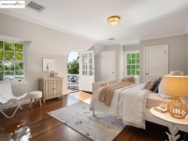 120 Hazel Ln, Piedmont CA: https://media.crmls.org/mediaz/b95efd7f-7a2c-4b7c-9130-a32daa607bce.jpg