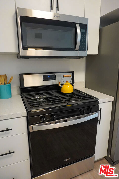 10568 Promenade Gateway, El Monte CA: https://media.crmls.org/mediaz/b95f04d3-0c5b-4f62-8088-e7a36c0e0e9f.jpg