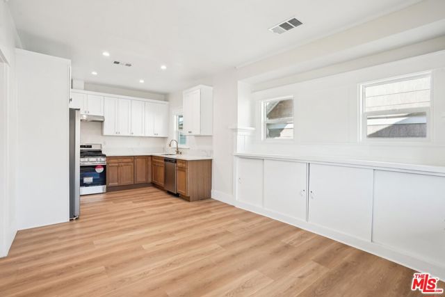 247 S Benton Way, Los Angeles CA: https://media.crmls.org/mediaz/b95f4b77-fbc7-4e98-ab0d-064155e0e2ae.jpg