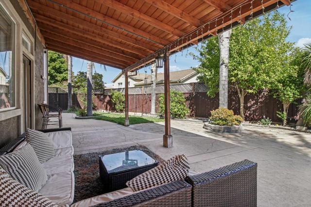 9740 Linnet Court, Gilroy CA: https://media.crmls.org/mediaz/b95fbc79-ac6a-402d-87a9-059810eb43a4.jpg
