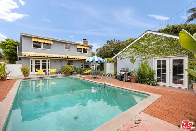 11121 Franklin Avenue, Culver City CA: https://media.crmls.org/mediaz/b9603662-755a-44d2-8895-cb804e064a2f.jpg