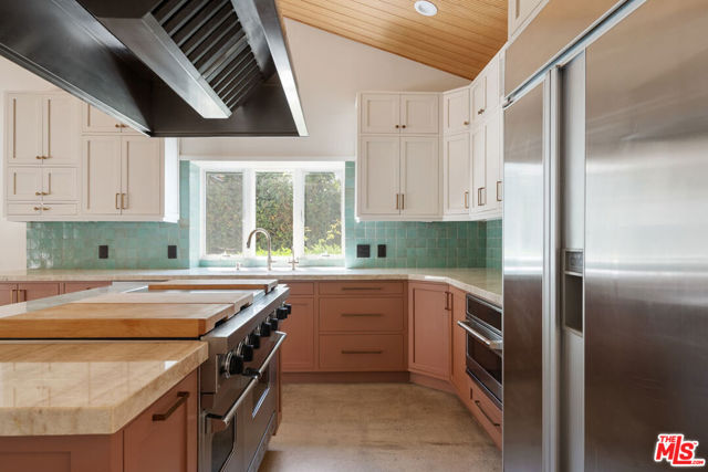 2049 Watson Street, Glendale CA: https://media.crmls.org/mediaz/b9604ff7-78d7-4c4a-abb7-e67b270cb855.jpg