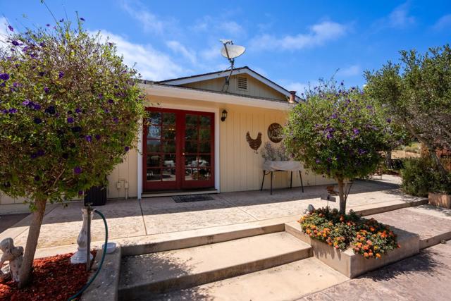 3225 Hillman Lane, Royal Oaks CA: https://media.crmls.org/mediaz/b9607da7-c319-498c-ab79-3bafefcc9857.jpg