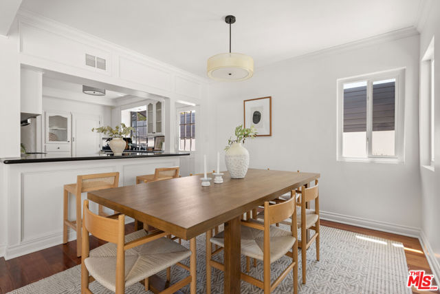 7363 W 87th Place, Los Angeles CA: https://media.crmls.org/mediaz/b960ae4c-66ab-46d5-9956-f317c17fe0d6.jpg
