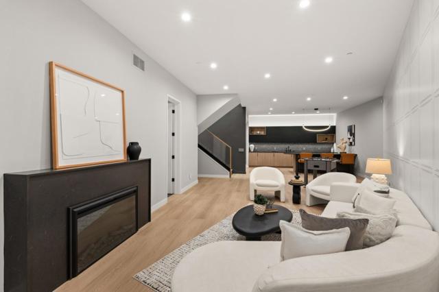 90 Crescent Drive, Palo Alto CA: https://media.crmls.org/mediaz/b961925a-a0be-4c35-b720-a7f0c89148e5.jpg