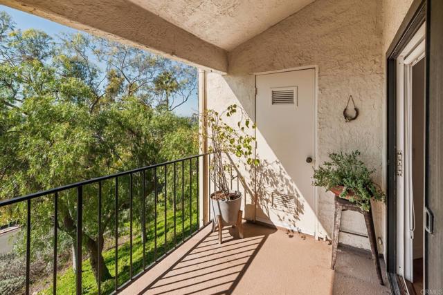 Detail Gallery Image 18 of 27 For 7323 Calle Luna, Carlsbad,  CA 92009 - 2 Beds | 2 Baths