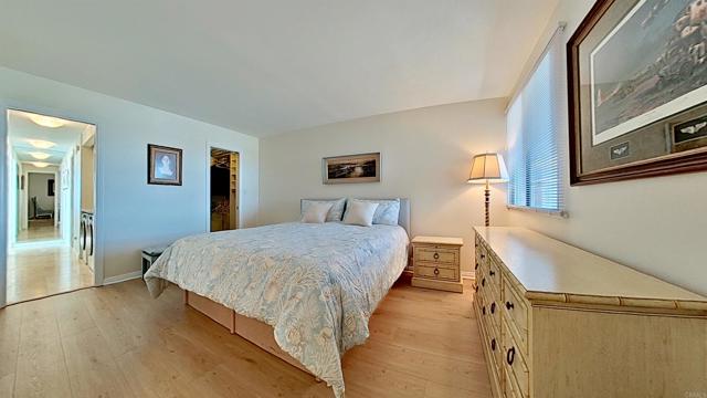 1200 Harbor N Drive, Oceanside CA: https://media.crmls.org/mediaz/b962c58b-0ee5-4421-ae33-511a0679482e.jpg