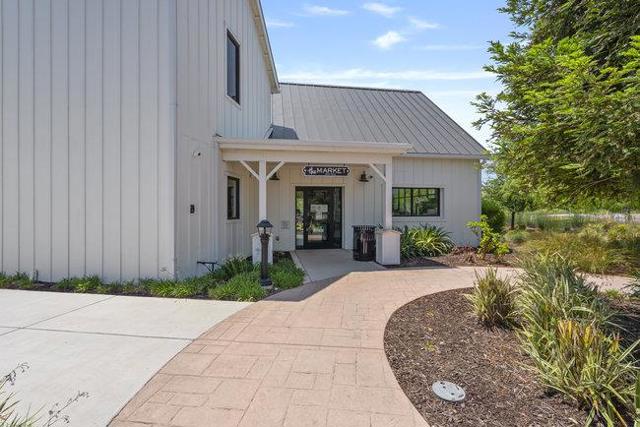 7221 Diamond Avenue, Tracy CA: https://media.crmls.org/mediaz/b962eed2-62b3-4ccb-82e5-24349c24c676.jpg