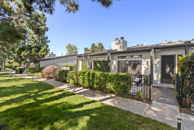 7337 Alicante Road, Carlsbad CA: https://media.crmls.org/mediaz/b963179d-c13e-4d23-a3d9-58c698e0503b.jpg