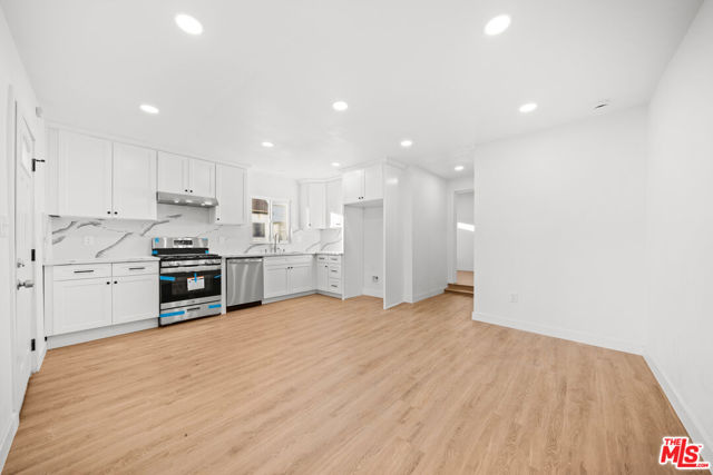 4325 W 58th Place, Los Angeles CA: https://media.crmls.org/mediaz/b9634aae-4af4-4e21-b81b-f154d608ddf8.jpg