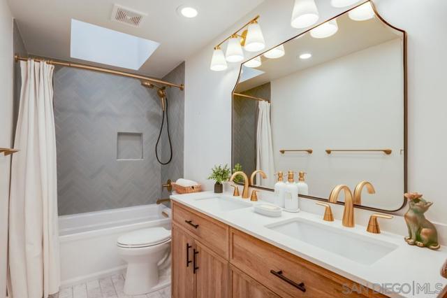 7634 Flag Lake, San Diego CA: https://media.crmls.org/mediaz/b963d4af-4035-4e13-bc5f-72501c4ac7fc.jpg