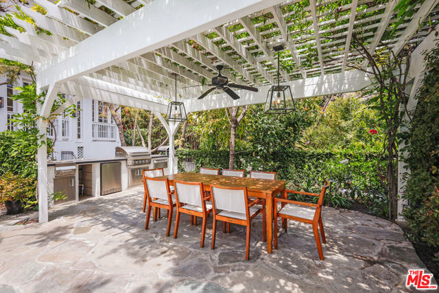2558 Glendower Avenue, Los Angeles CA: https://media.crmls.org/mediaz/b963eb19-43ab-4961-a7a7-10f607069863.jpg