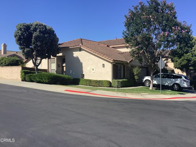 5205 San Francesca Drive, Camarillo CA: https://media.crmls.org/mediaz/b96477ad-be6c-4a1e-927f-34c782f60e83.jpg