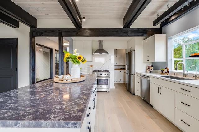 407 Quail Run, Aptos CA: https://media.crmls.org/mediaz/b9657825-4aaf-41f5-9472-07c32a1b8d7a.jpg