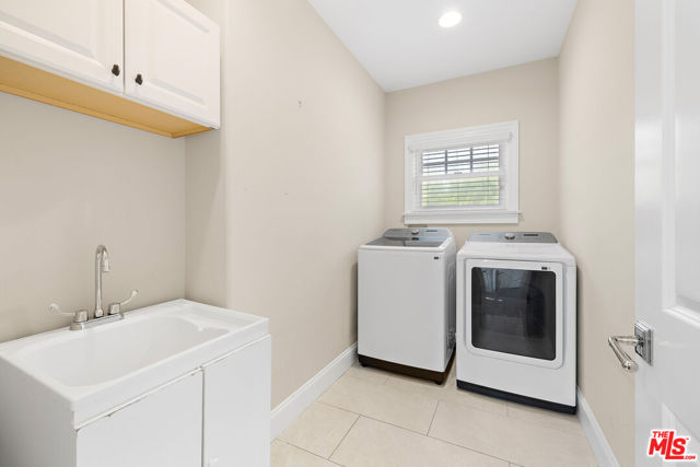 1147 Centinela Avenue, Santa Monica CA: https://media.crmls.org/mediaz/b9662a37-460d-461f-89b7-bd7aa3aeea7c.jpg