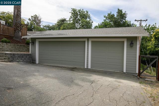 2 Deer field, Walnut Creek CA: https://media.crmls.org/mediaz/b96654e3-88c6-4a2e-9385-bc764998de92.jpg