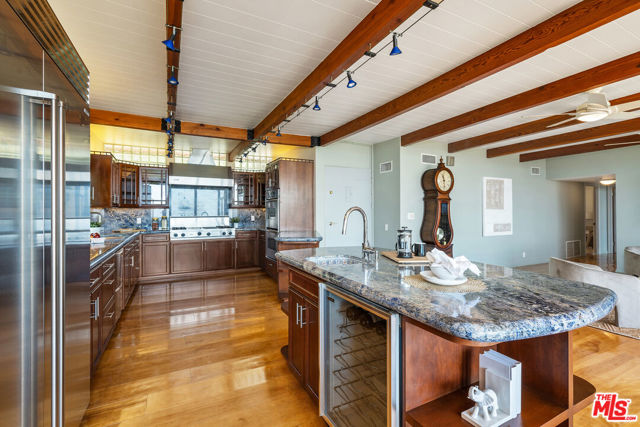 3928 Clayton Avenue, Los Angeles CA: https://media.crmls.org/mediaz/b966adc2-5053-4647-9c3e-974c639403f9.jpg