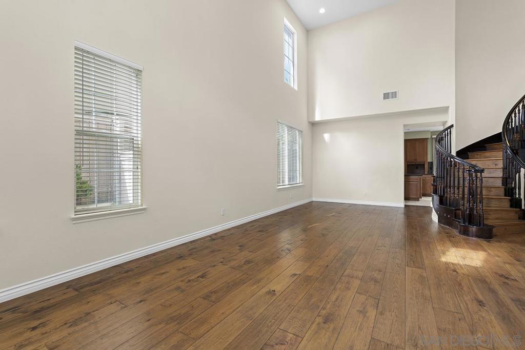 MLS #250043701SD image #8