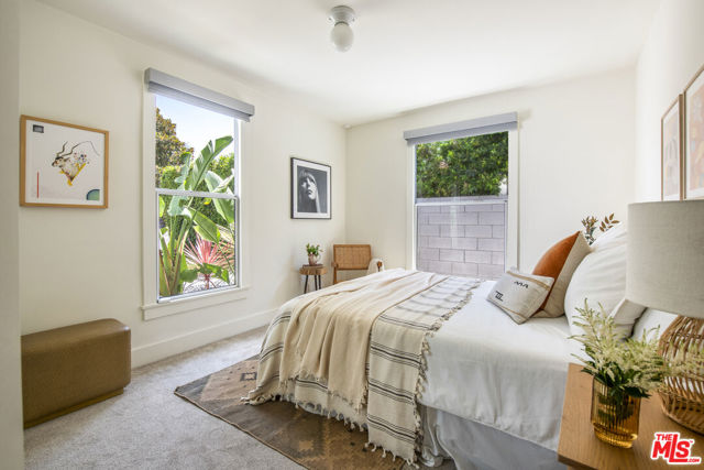 4947 Varna Avenue, Sherman Oaks CA: https://media.crmls.org/mediaz/b9674dc6-a8c8-4125-b932-14cf282d3ad3.jpg