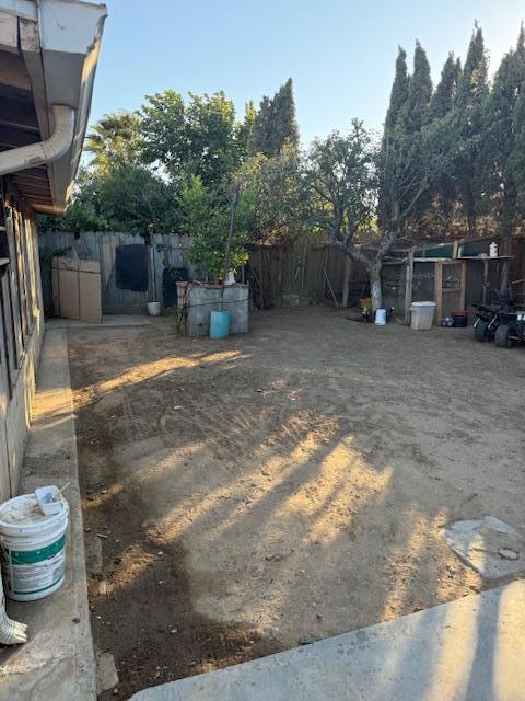 1102 Pinnacles Avenue, Greenfield CA: https://media.crmls.org/mediaz/b967b5c2-3d63-4ef4-a5ac-67f64fdf9806.jpg