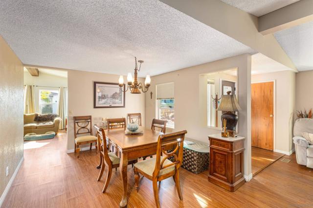 629 Via Santiago, Vista CA: https://media.crmls.org/mediaz/b967cf7a-e0a4-4ee7-9bcb-bb43a3792561.jpg