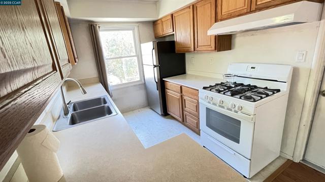 3655 Granzotto Dr, Concord CA: https://media.crmls.org/mediaz/b967d947-f6be-49e3-b93d-f80838baed2a.jpg