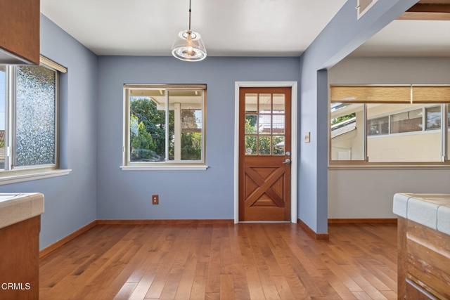 221 Seton Hall Avenue, Ventura CA: https://media.crmls.org/mediaz/b9689e24-c6a7-400a-9f7f-5d268de68cf4.jpg