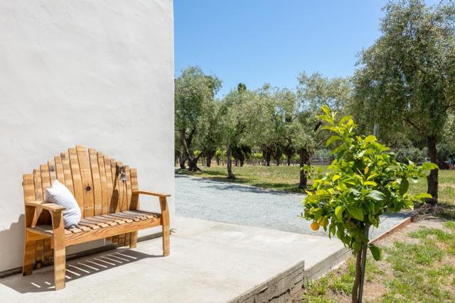 3357 Chardonnay Road, Soquel CA: https://media.crmls.org/mediaz/b968ba39-2b35-4b7e-b9b3-6c9d1242617c.jpg