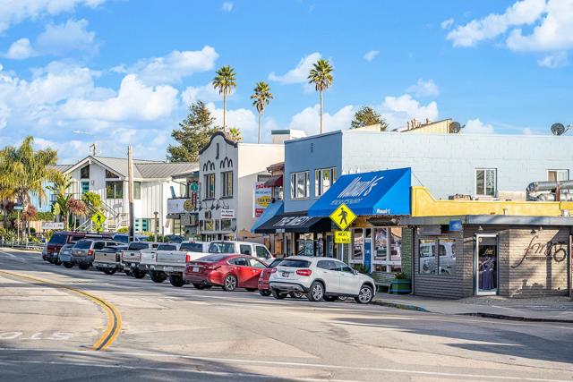 129 Santa Cruz Avenue, Aptos CA: https://media.crmls.org/mediaz/b9692aea-b5fc-4314-b4ca-2b490ee9df30.jpg