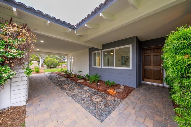 5435 Del Cerro Blvd, San Diego CA: https://media.crmls.org/mediaz/b969859c-8236-463b-8f6c-92a3b6ba781e.jpg
