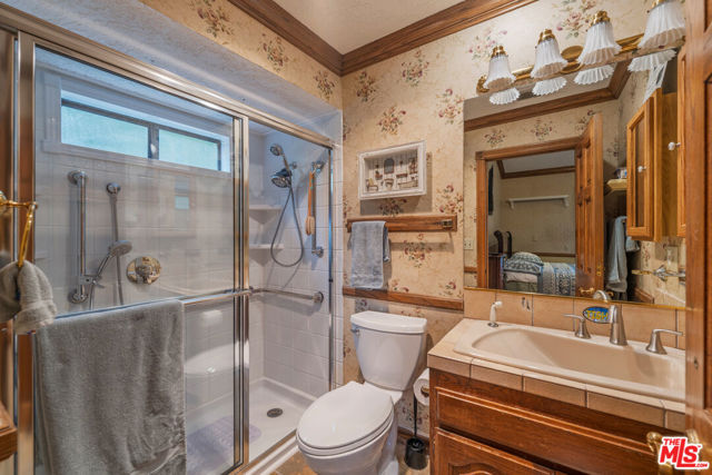 1242 Angelo Drive, Beverly Hills CA: https://media.crmls.org/mediaz/b969ba11-7b62-42a7-8d82-f68eb82a3466.jpg