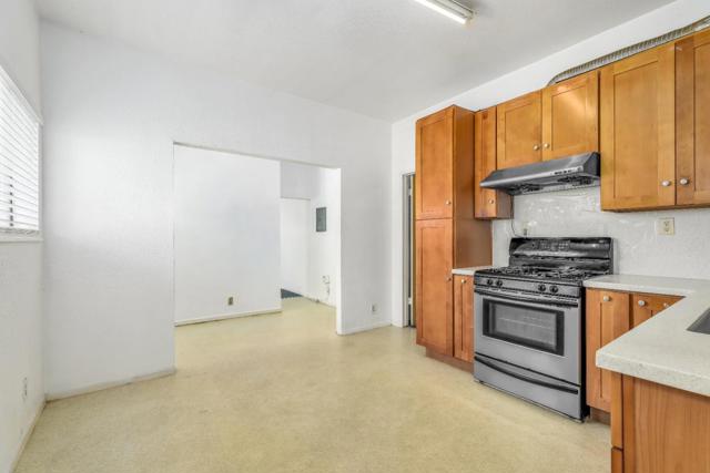 2737 12th Avenue, Oakland CA: https://media.crmls.org/mediaz/b96aa15b-6c1f-4d4d-a694-1a4b176f2bb6.jpg