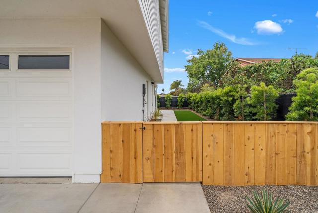 Detail Gallery Image 20 of 46 For 2501 Davis Ave, Carlsbad,  CA 92008 - 6 Beds | 5 Baths