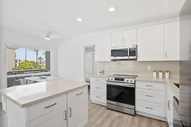 3980 Crown Point Drive, San Diego CA: https://media.crmls.org/mediaz/b96abc81-9954-43cc-b6c6-c760843187fe.jpg