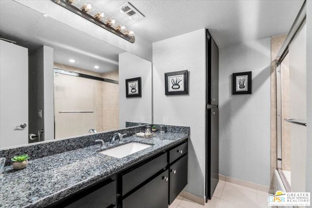 476 Bradshaw Lane, Palm Springs CA: https://media.crmls.org/mediaz/b96abd2b-0348-4a1a-a723-38909085b44b.jpg