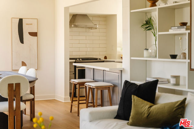 2709 S Harcourt Avenue, Los Angeles CA: https://media.crmls.org/mediaz/b96b3951-e2ca-46e1-be35-b555a34c5b96.jpg