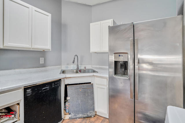 2941 W Hemlock Street, Oxnard CA: https://media.crmls.org/mediaz/b96b9c65-bde9-4140-882a-34f870d40d45.jpg