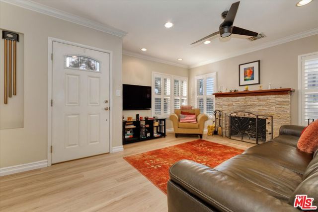 1118 North Niagara Street photo 6