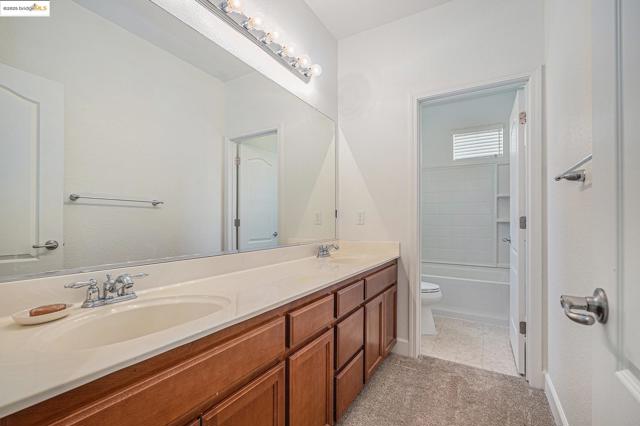 140 Ridge Crest Ct, Oakley CA: https://media.crmls.org/mediaz/b96c976a-8284-4883-83c7-c49db3889b6a.jpg