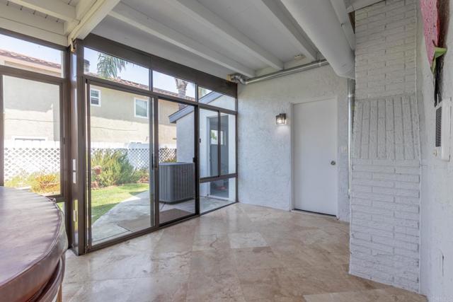 348 Avenida De Las Rosas, Encinitas CA: https://media.crmls.org/mediaz/b96ca172-f587-4fd7-82d5-1bcee30410c8.jpg