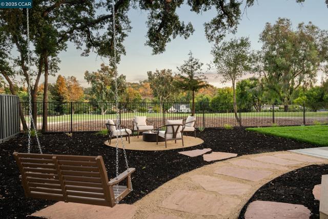 238 Cameo Dr, Danville CA: https://media.crmls.org/mediaz/b96d46ae-036a-4633-b9fe-176536324970.jpg
