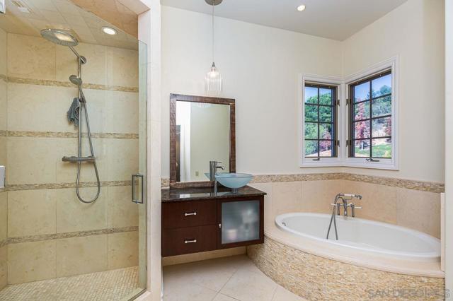 14440 Ridge Ranch Rd, Valley Center CA: https://media.crmls.org/mediaz/b96dc3fe-7a56-4f3d-b1da-c70f7738c80e.jpg